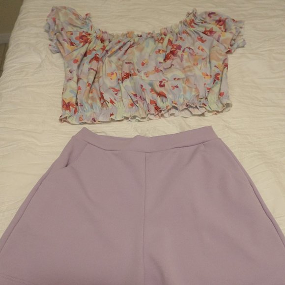 Multi-color/ floral off- shoulder top XL & Small shorts lavender - Picture 1 of 3